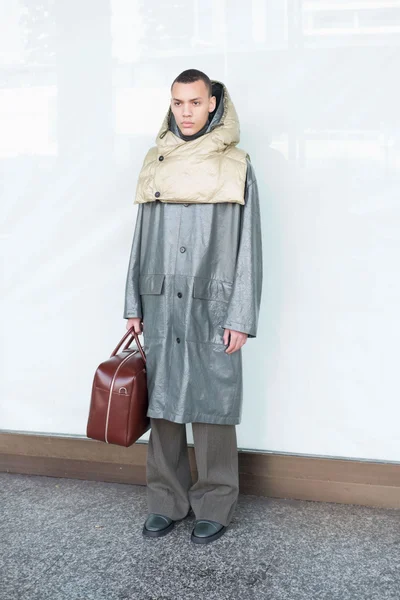 Look 12